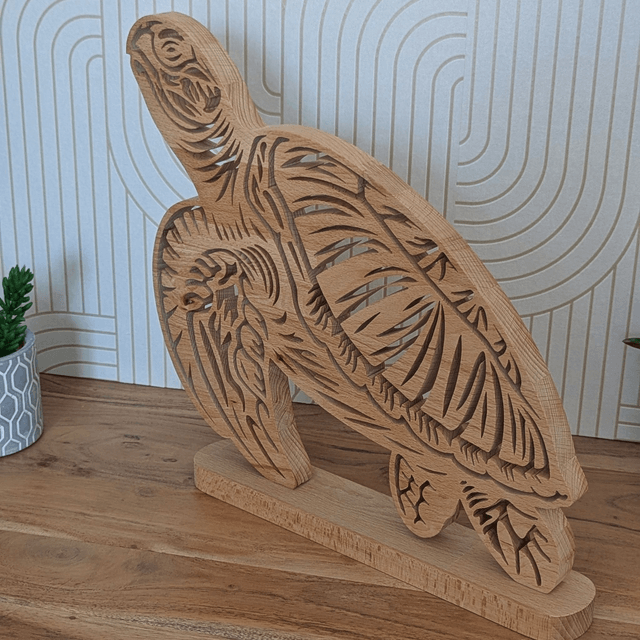 Tortue de mer en hêtre