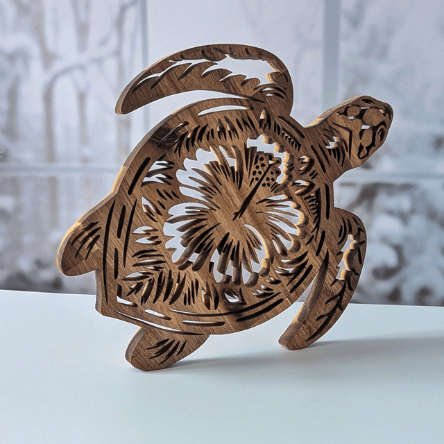 Tortue de mer en acacia