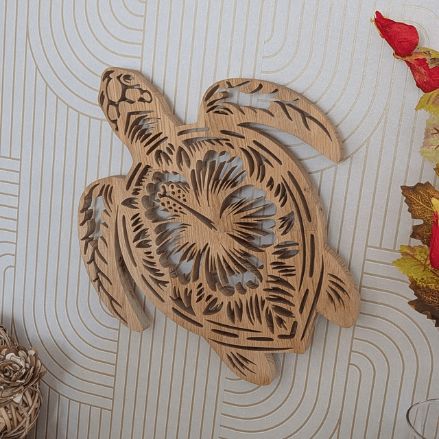 Tortue de mer en chêne