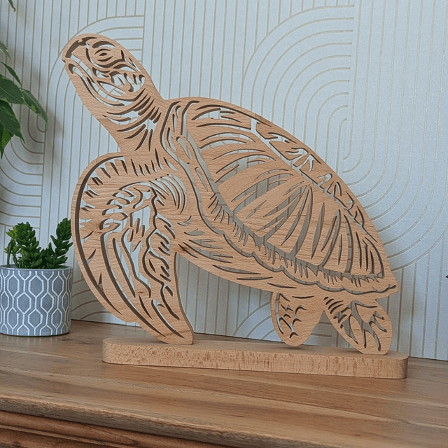 Tortue de mer en hêtre