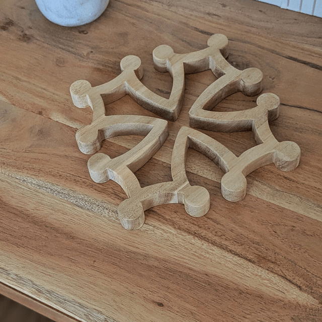 Croix occitane en acacia