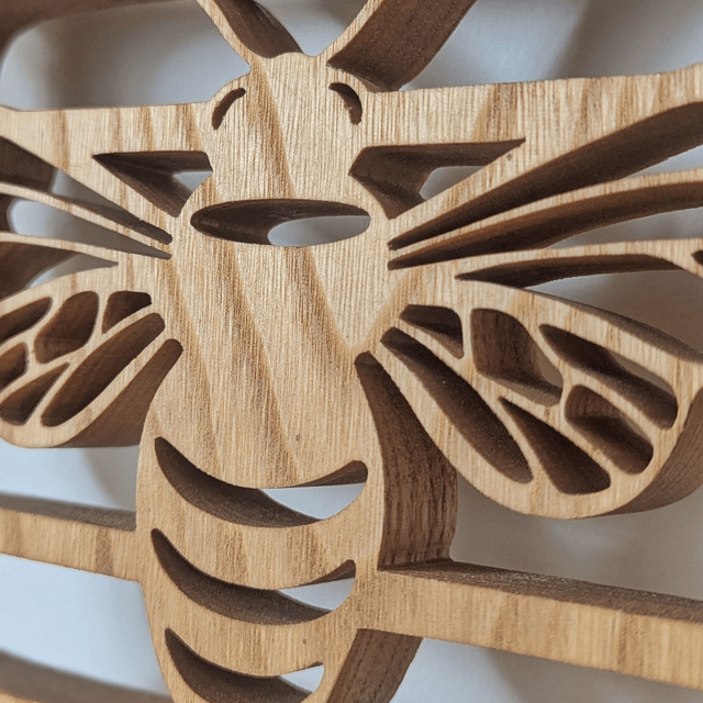 Tableau abeille en châtaignier