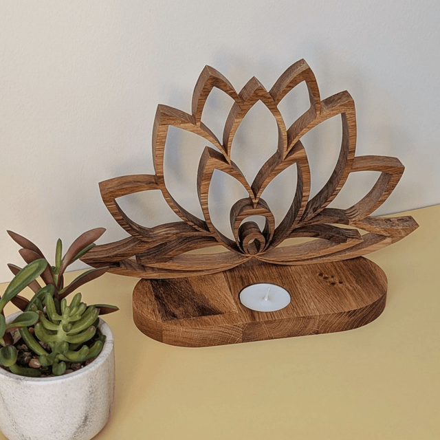 Fleur de lotus en chêne