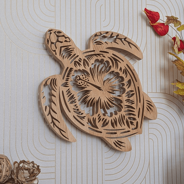 Tortue de mer en chêne