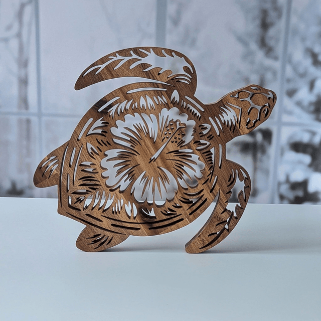 Tortue de mer en acacia