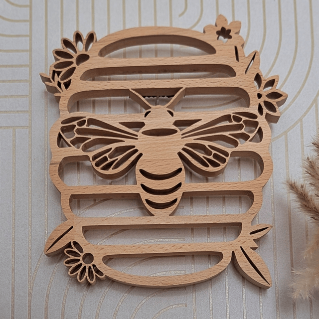 Abeille en hêtre