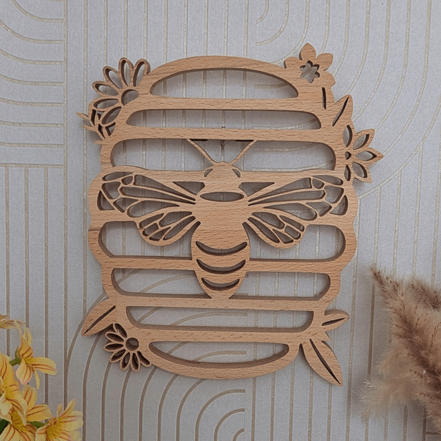 Abeille en hêtre