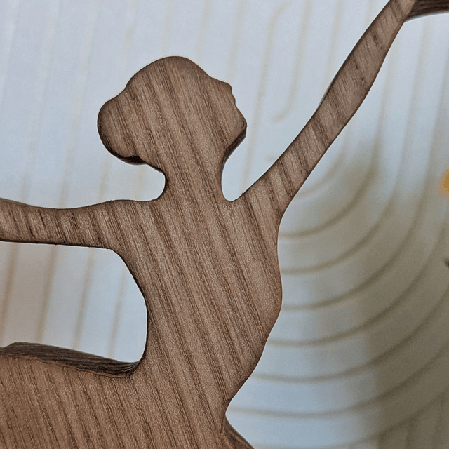 Danseuse étoile en chêne
